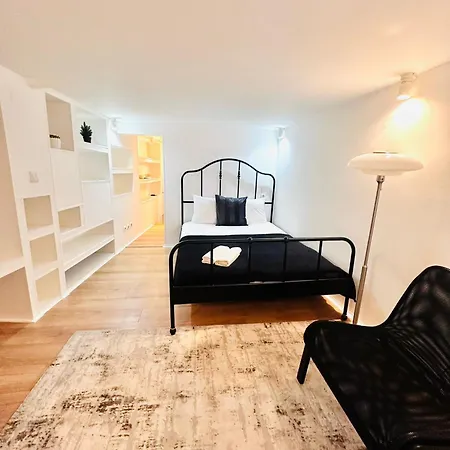 Flat, Location In Town Lisbon