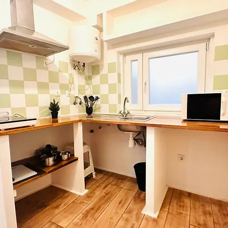 Apartment Flat, Location In Town *