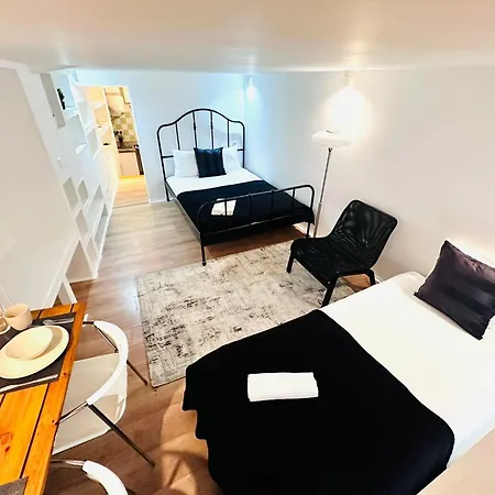 Flat, Location In Town Lisbon