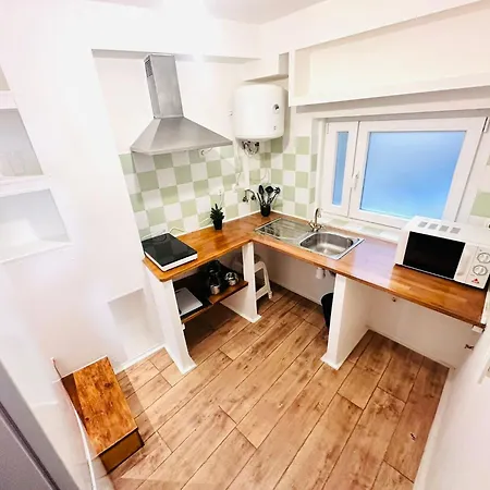 Flat, Location In Town Lisbon