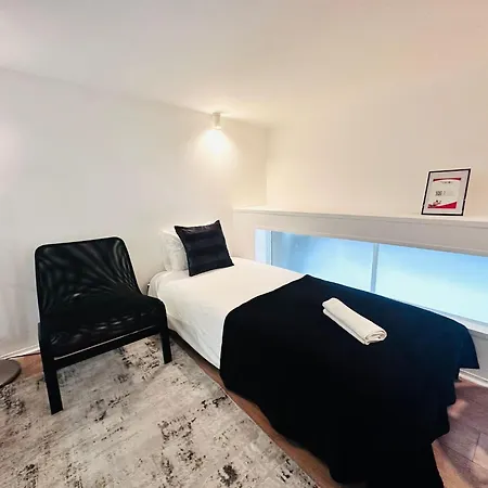 Flat, Location In Town דירה ליסבון
